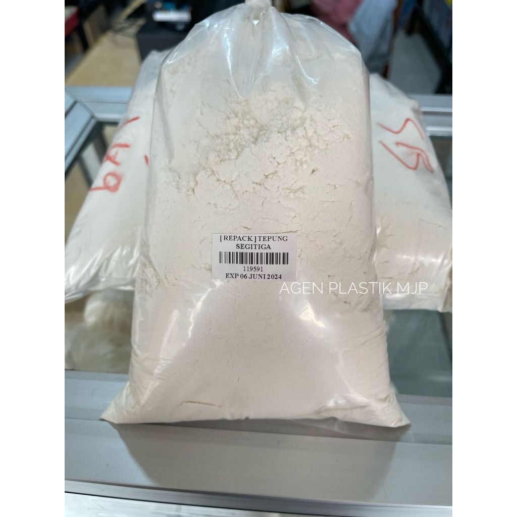 

GPM || Tepung terigu segitiga biru kiloan 1 Kg
