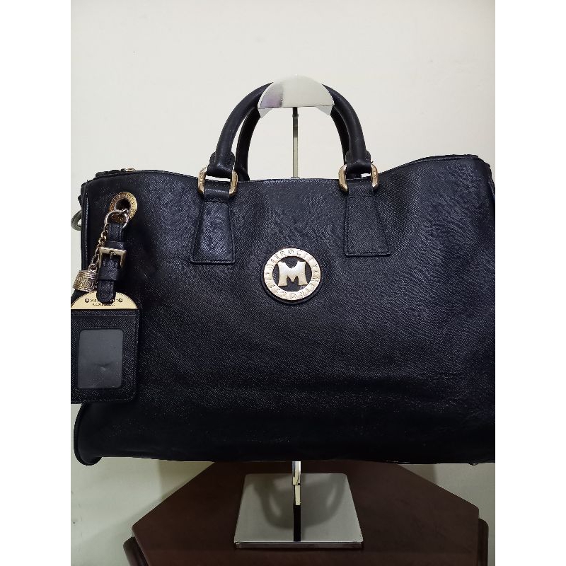 Pencinta Metrocity wajib merapat. tas shoulder dan sling bag warna hitam lengkap aksesoris. kulit sa