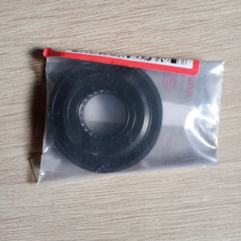 karet seal kruk as kiri motor beat fi esp original
