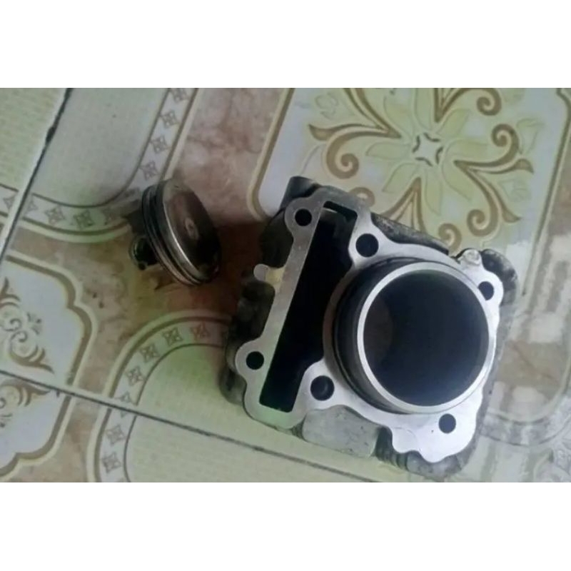 blok boring piston Yamaha Vixion R15/masih stadrd barang second asli original copotan,,
