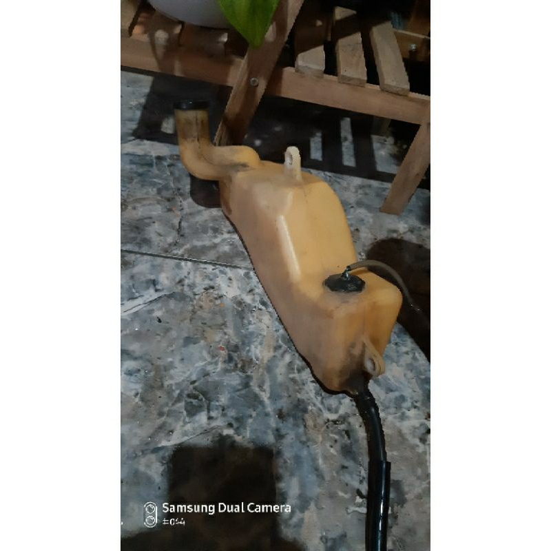 botol oli samping satria hiu