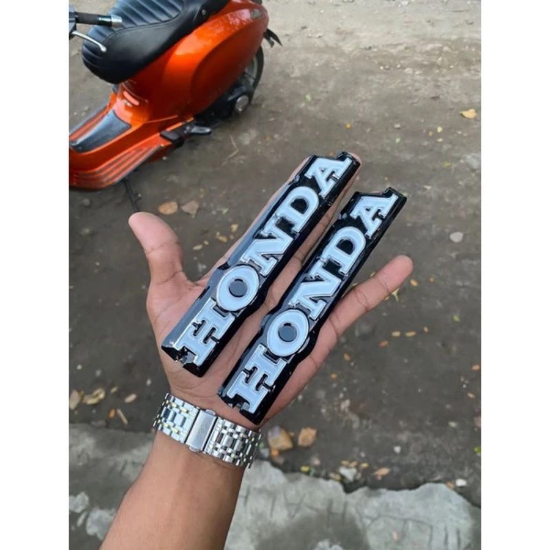 Emblem tangki CB125 emblem tengki sultan part CB125 logo tangki Honda bahan alumunium mudah ditekuk