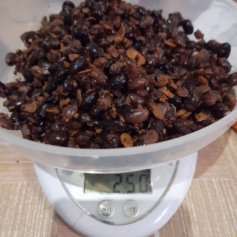 

Ampas Kecap Kedelai Hitam Asli Majalengka