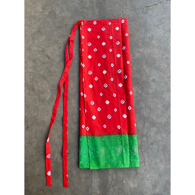 Rok Lilit batik. Lilit Kain. lilit jumputan. Rok lilit. Rok lilit natal. Batik natal. Batik Natal. s