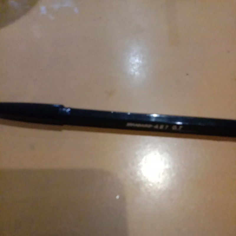 

bolpoint hitam|tidak usah dibeli|pernah dipakai