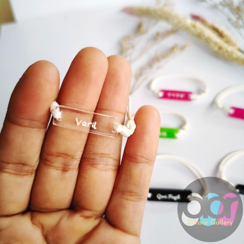 Baru  (BELI 2 LEBIH HEMAT)Gelang Nama bayi / Anak Custom Grafir / Ukir Gelang akrilik,tali hitam/put
