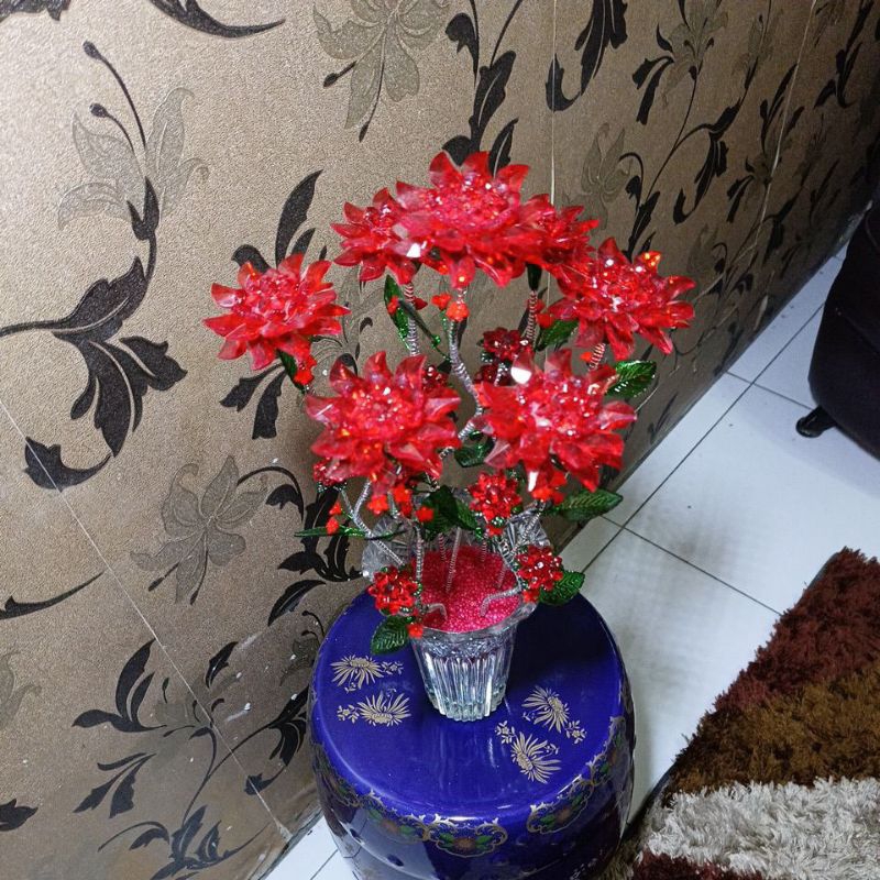 Satu set bunga akrilik kristal 7 batang bunga dengan vas kristal