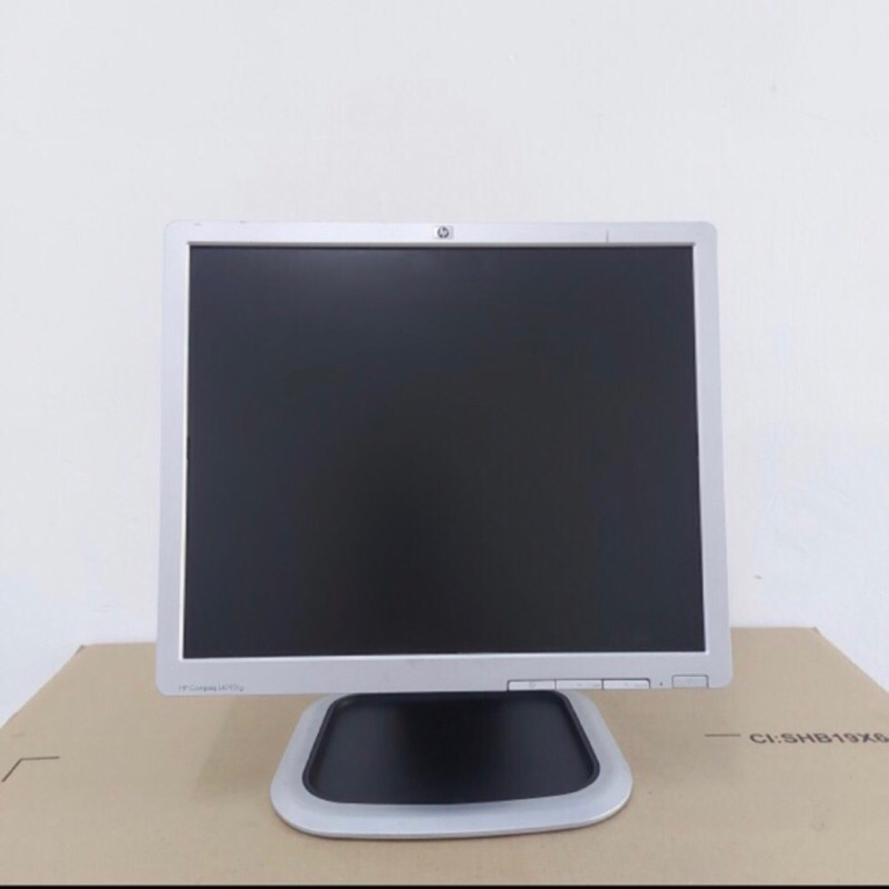 MONITOR HP 19 INCH KOTAK LENGKAP KABELL