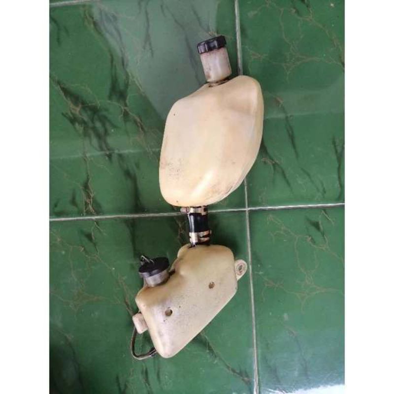 Tempat wadah botol oli samping rc 80 rc 100 bravo dk ori