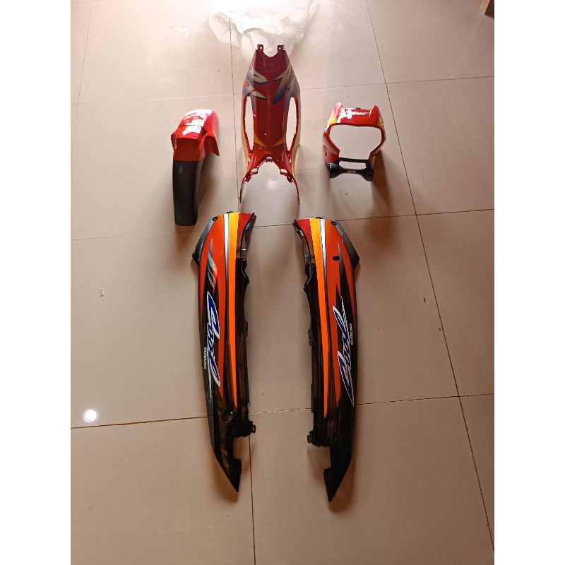 Body set Suzuki Rk cool original NOS warna merah