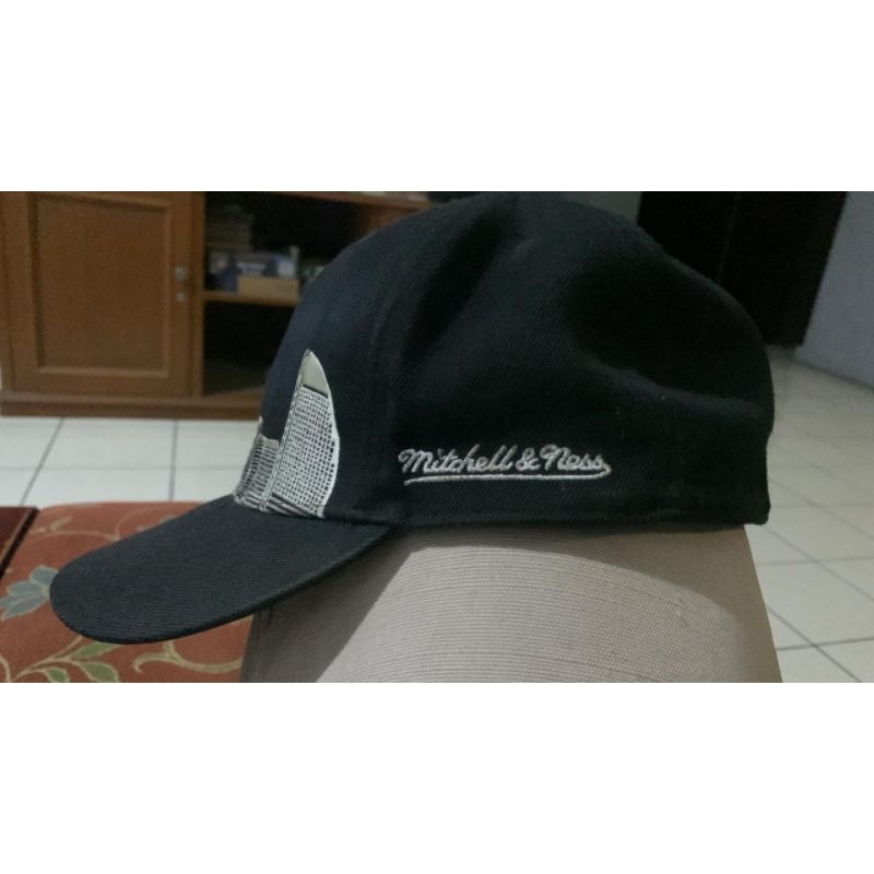 topi snapback fitted michel and ness yokohama