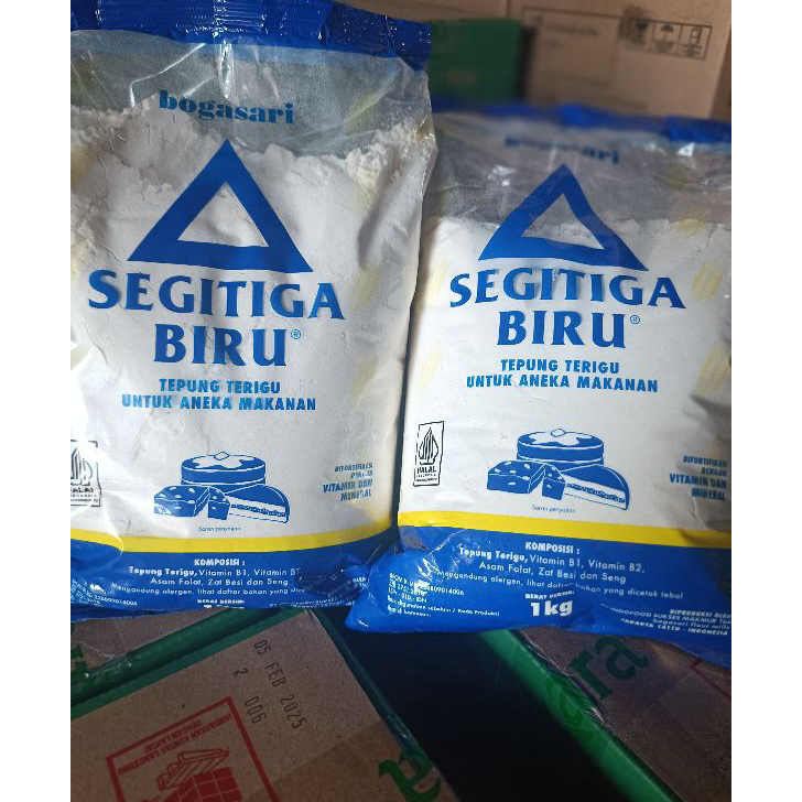 

Ready TEPUNG TERIGU SEGITIGA BIRU 1KG