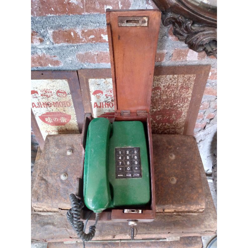 TELEPON LAWAS/TELEPON ANTIK/TELEPON JADUL/TELEPON KUNO/BARANG ANTIK