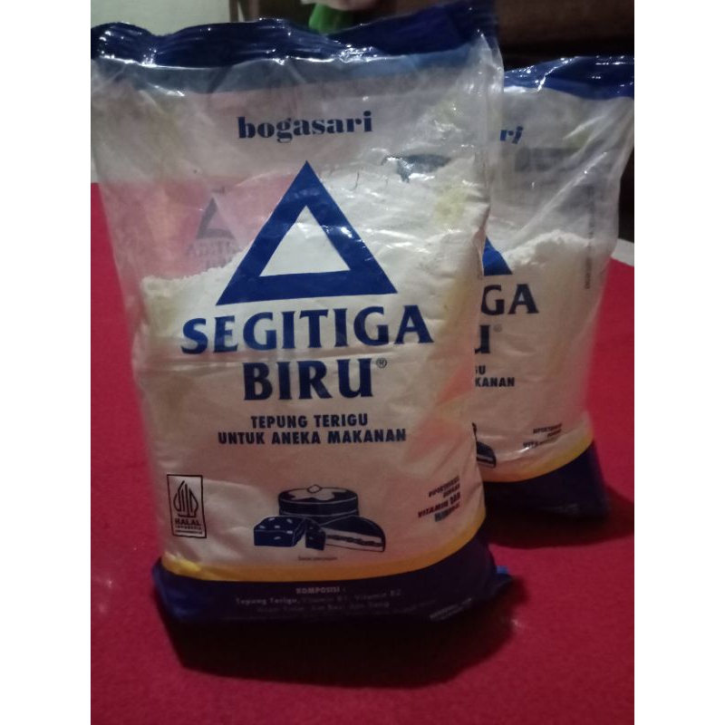 

Segitiga Biru (tepung terigu kemasan)