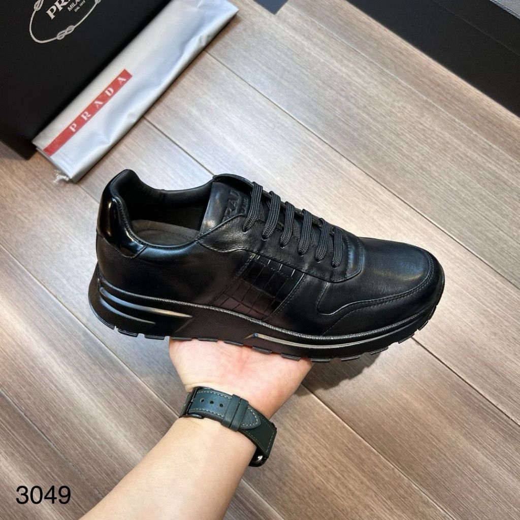SEPATU PRIA SNEAKERS PRADA