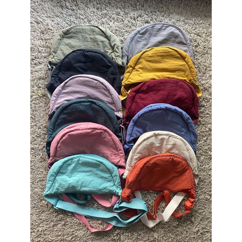 Waist bag Sling bag Slingbag Halfmoon bag ala Uni*lo Murce Jastip Tas Selempang