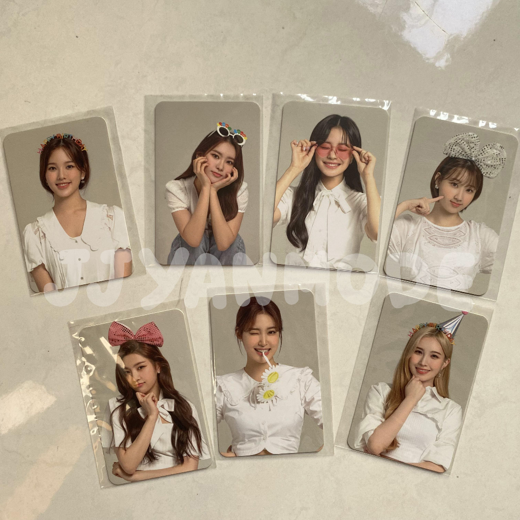 Weeekly Anniversary MD Photocard