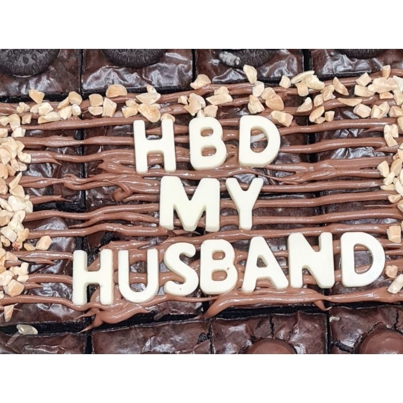 

Tulisan Coklat hanya untuk pelengkap decorasi kue