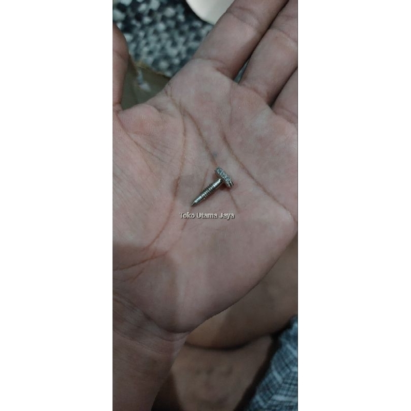 Baut Tutup Tangki Lampu Patromak / Mur Tutup Tengki Lampu Petromak Minyak Tanah / Pentil Tutup Tabun