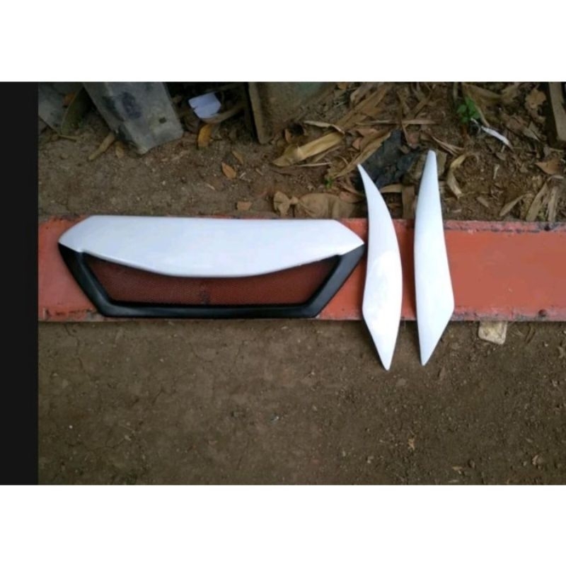 Grill dan eyelid mata sipit lampu mobil datsun go