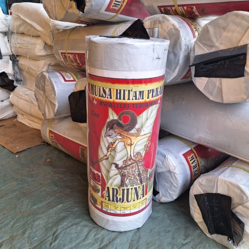 Plastik Mulsa Sayur / Plastik Pertanian Hitam Perak Cap Arjuna Lebar 60 cm Berat 18 kg panjang 500 m