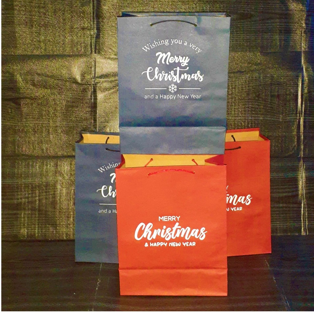 

Paper bag premium Natal dan tahun baru 20x25x10