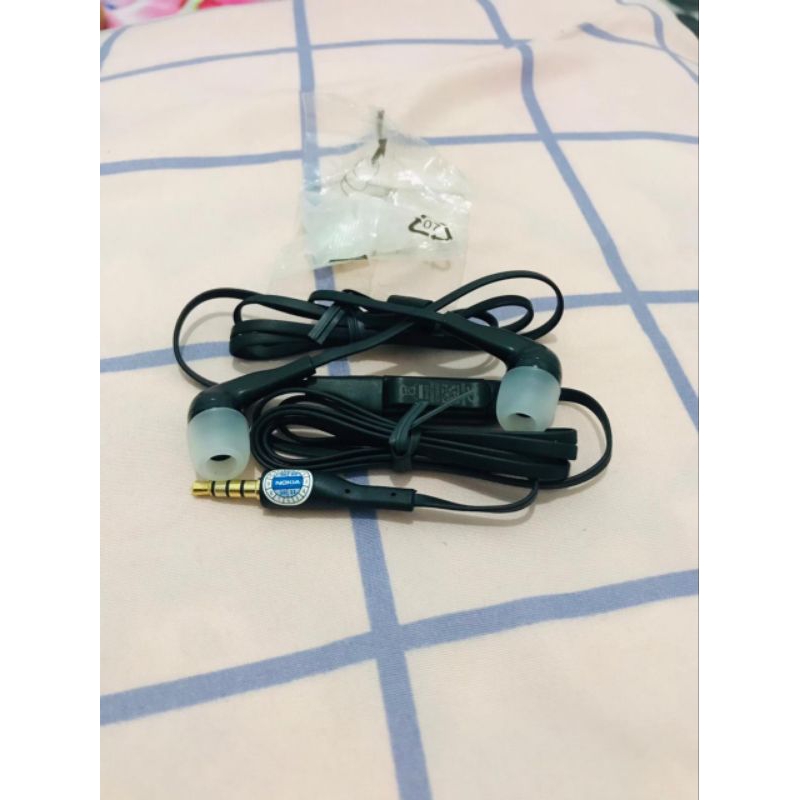 headset Wh-206 original colokan 3,5mm Nokia N8,E7,X7