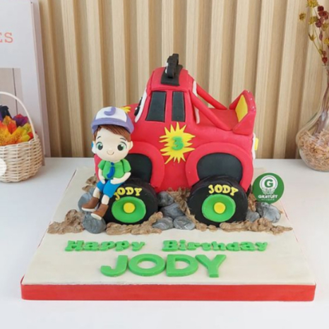 

CAKE TEMA MOBIL + FIGUR UK 15X15CM / KUE ULANG TAHUN CUSTOME