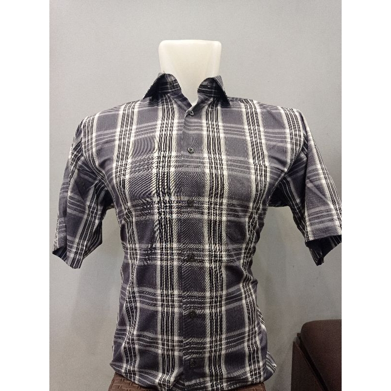 Alisan Kemeja Pendek Motif Kotak Besar Reguler