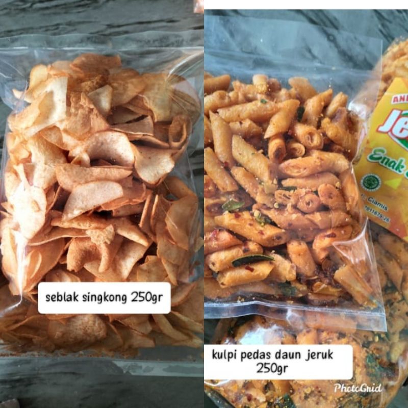 

seblak singkong dan kulpi pedas daun jeruk