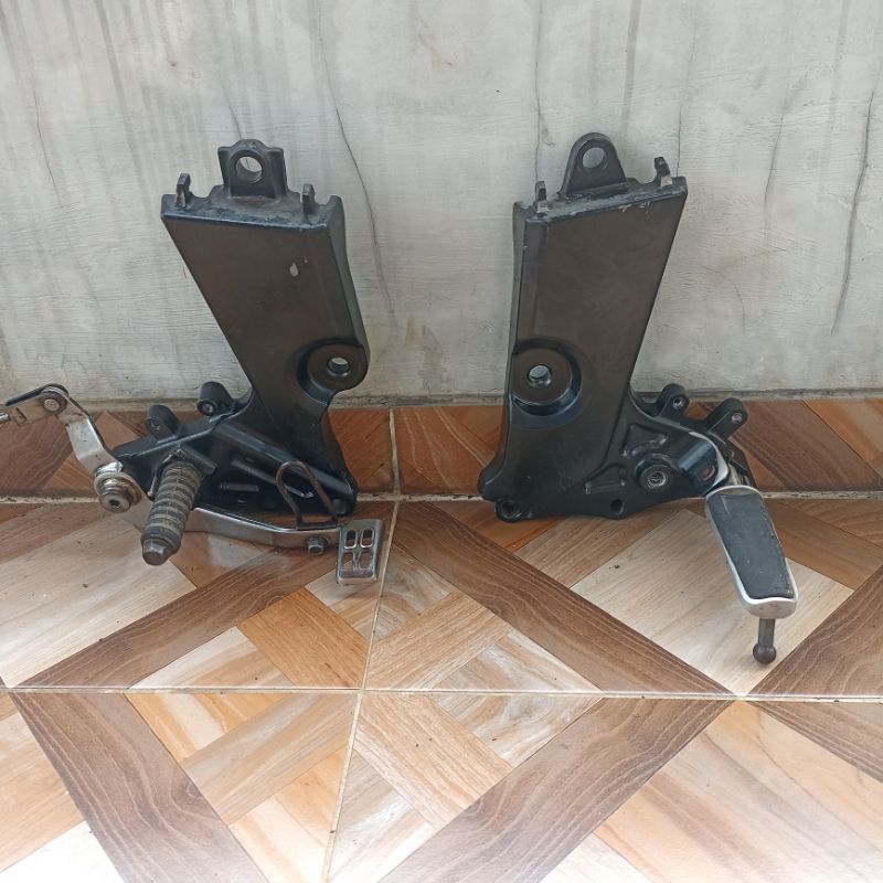 breket footstep dudukan step depan Yamaha byson old karbu Original