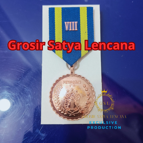 Medali 8 Tahun Polri