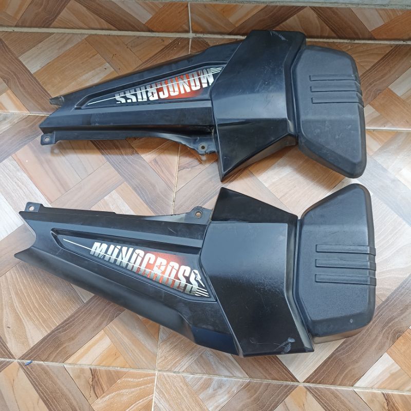 tutup tepong aki cover body samping 45P Yamaha byson karbu old Original