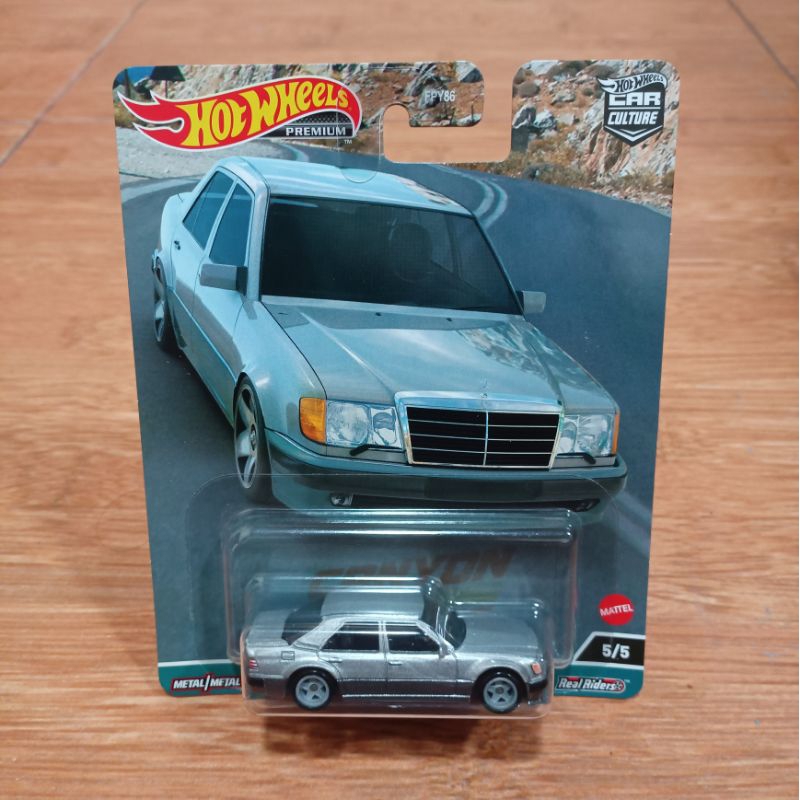 Diecast Hot Wheels Premium Mercedes Benz 500E 500 E Sedan W124 Grey