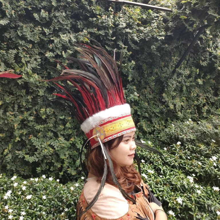 TOPI PAPUA - TOPI ADAT IRIAN AYAM BILABONG MERAH HITAM UNTUK PAWAI DAN KARNAVAL