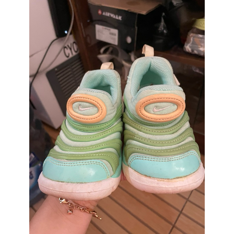 sepatu anak nike preloved
