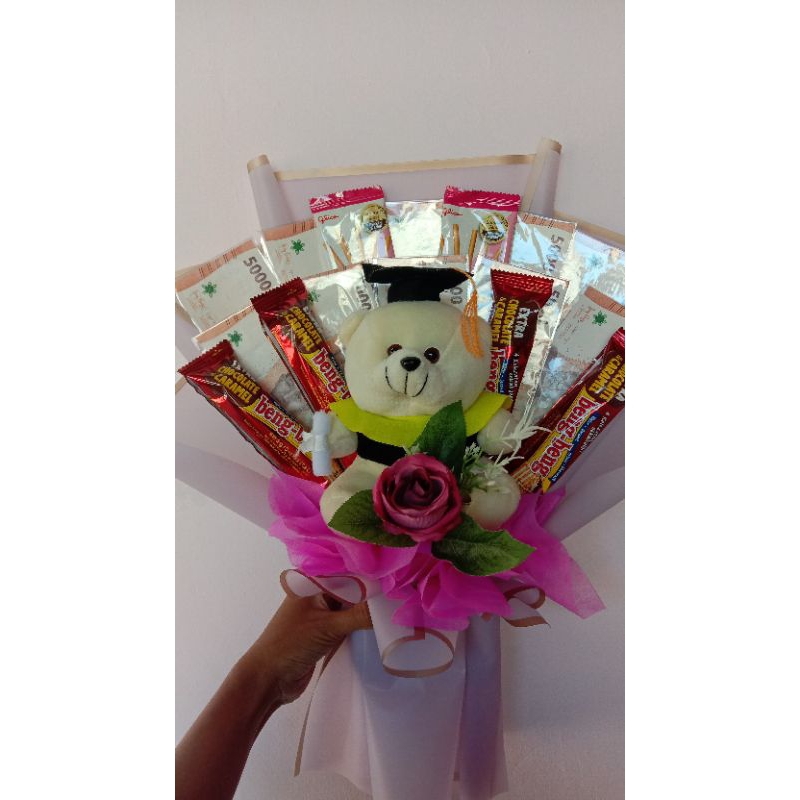 

Buket boneka wisuda + uang kosongan+ snack