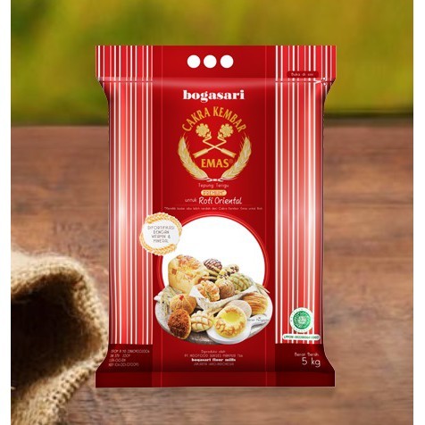 

Tepung Cakra Kembar Emas Bogasari Premium Oriental 5 KG