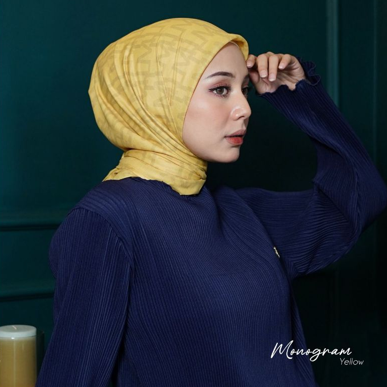 Monel - Hijab / Kerudung Segi empat printing motif - Monogram Basic
