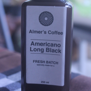 

Americano / Long Black Botol 250 ml / Iced Black / Kopi | Almer's Coffee