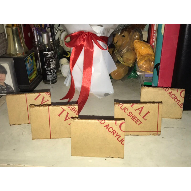 

JUAL RUGI Stand Card 3 Varian, Kartu Nama, Tempat Kartu, Tempat PC, Name Tag