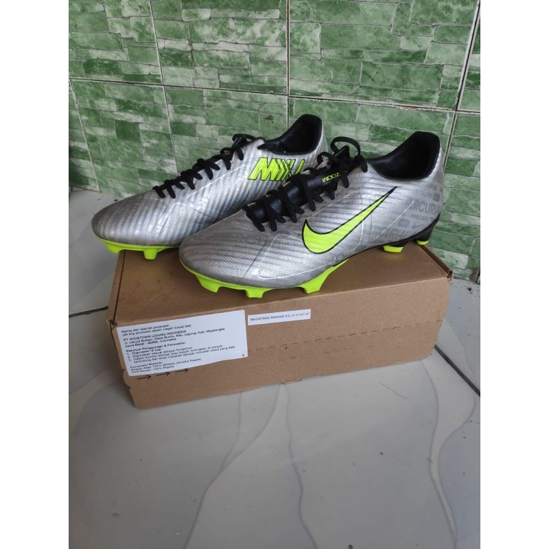 sepatu bola bekas/second