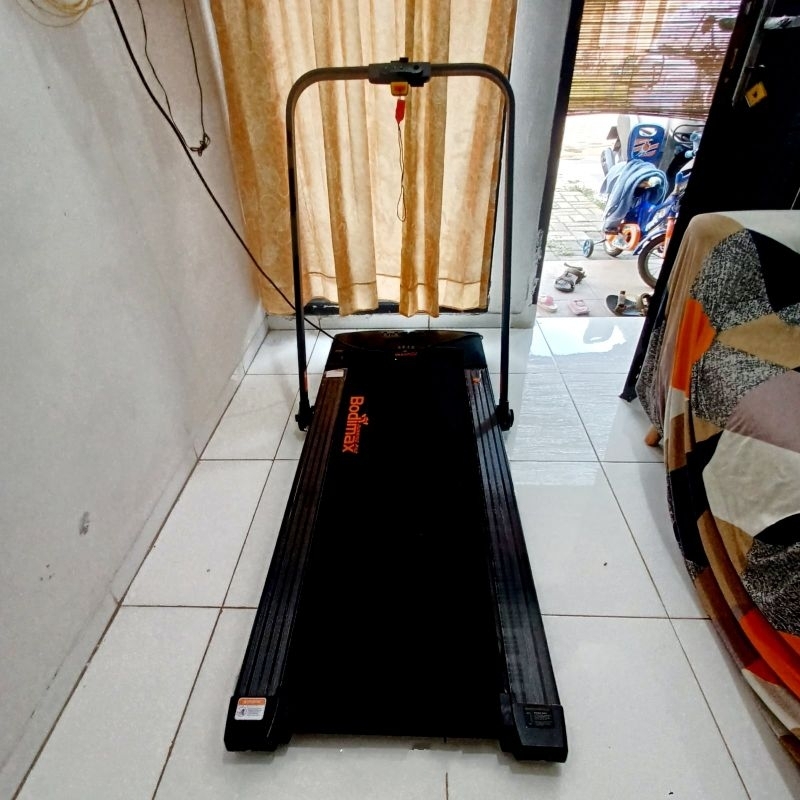 Bodimax Ninedot Running Pad/ Treadmill Alat Olahraga Multifungsi dan Praktis Preloved