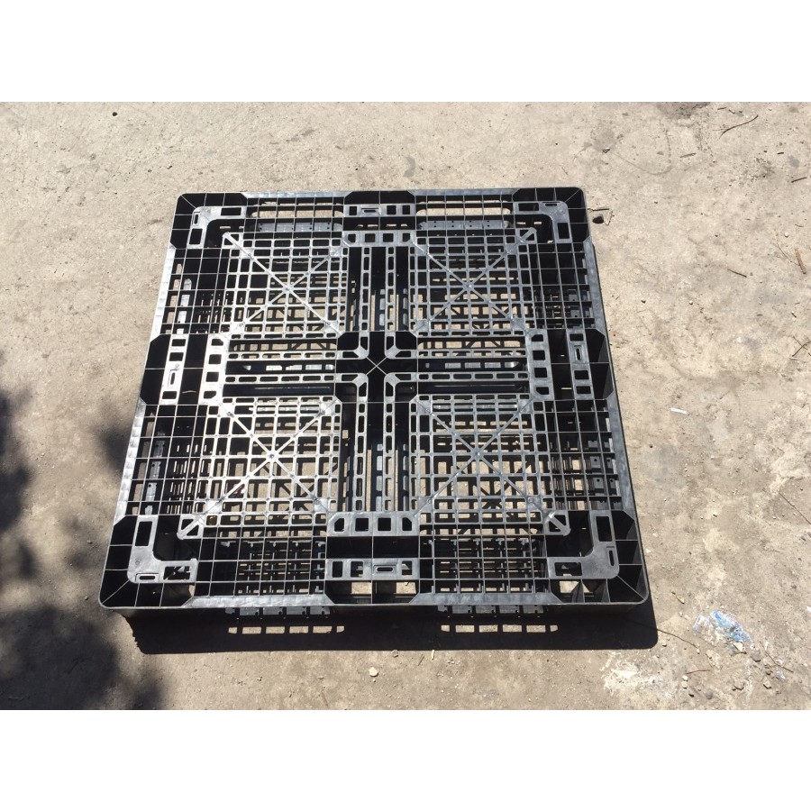 Palet plastik 110x110x12cm pallet plastik bekas Surabaya