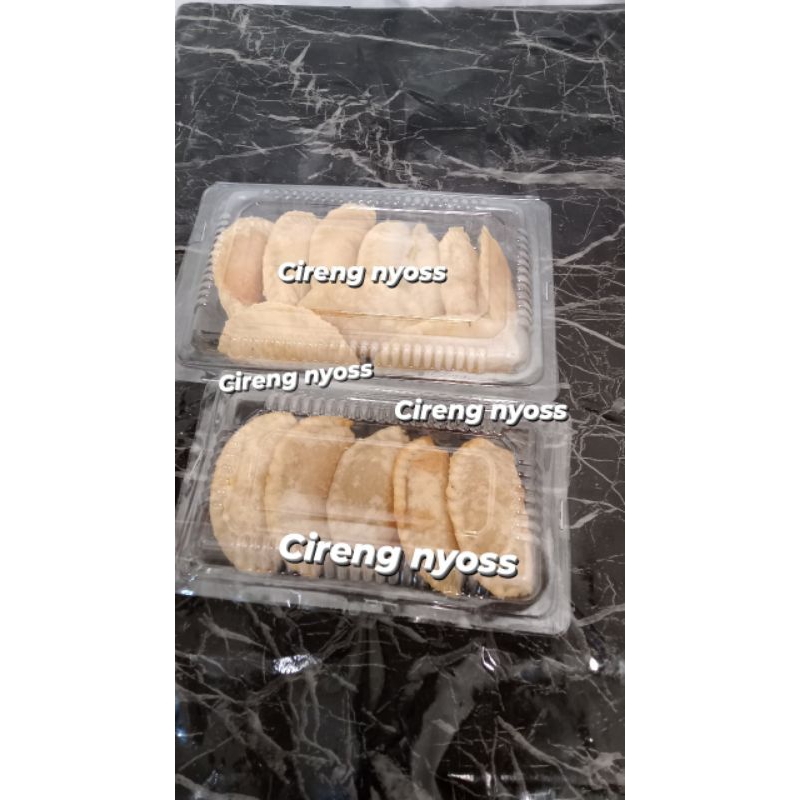 

Cireng Mercon Ayam suwir 15pc (Frozen Food)