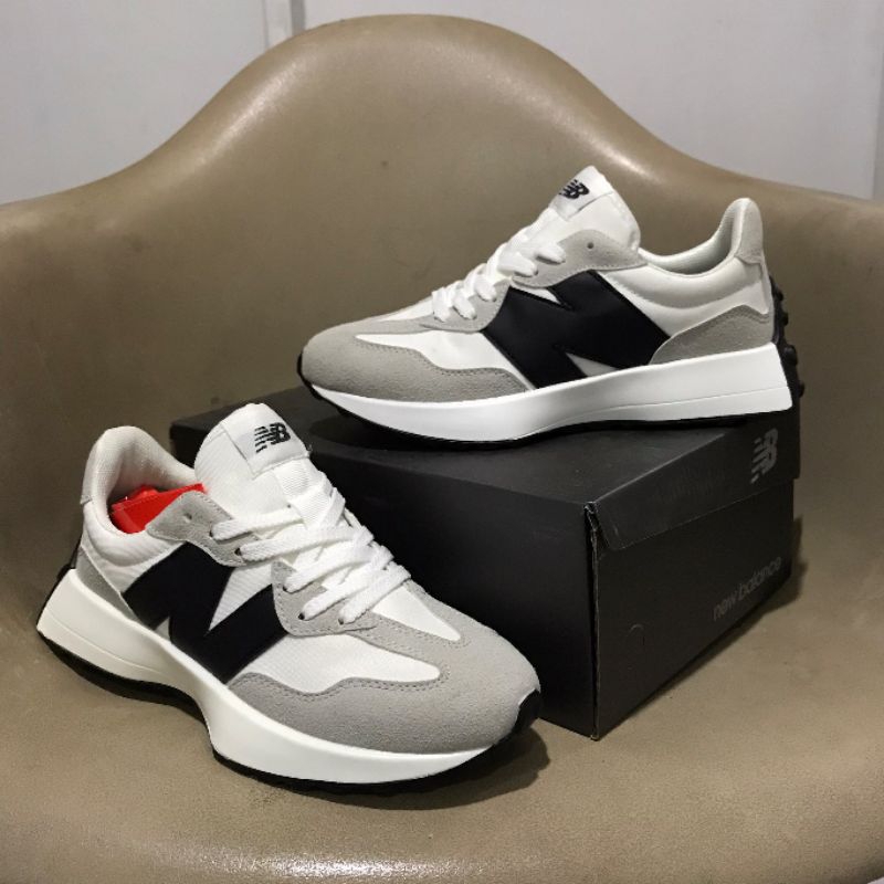 Sepatu Sneakers Nw Bal4nce 327 Classic Black White
