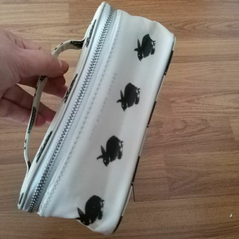 Pouch make up Marc by Marc Jacobs preloved (harga nett, no nego)