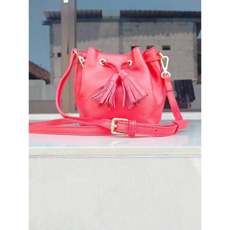 Tas Serut Merah Viney