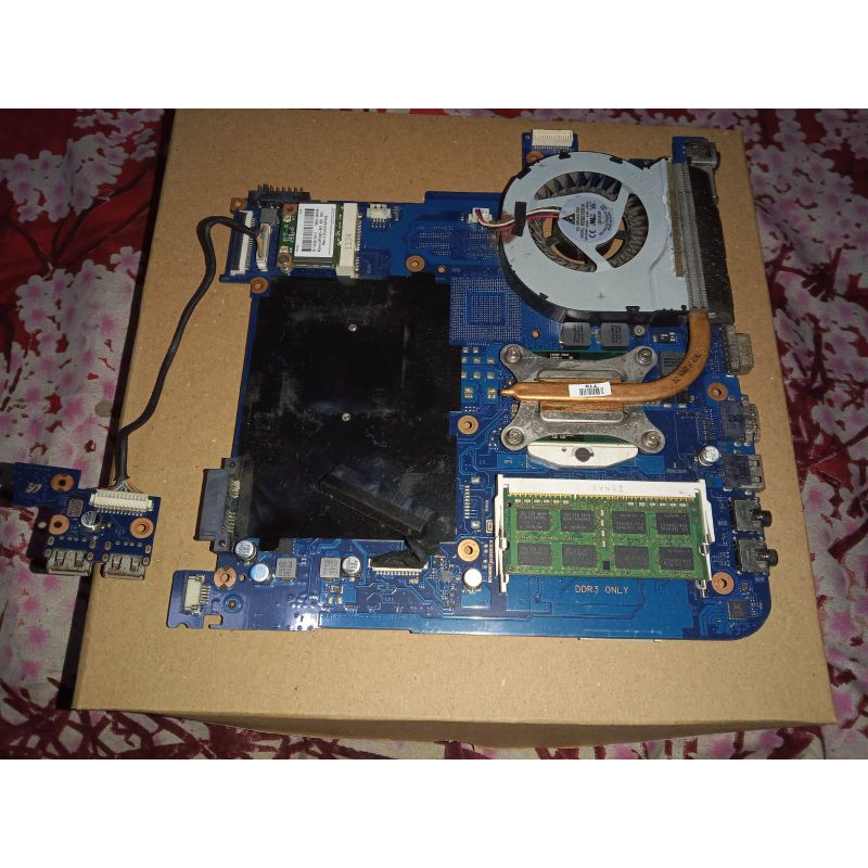 MESIN / MOBO SAMSUNG NP 300 NORMAL
