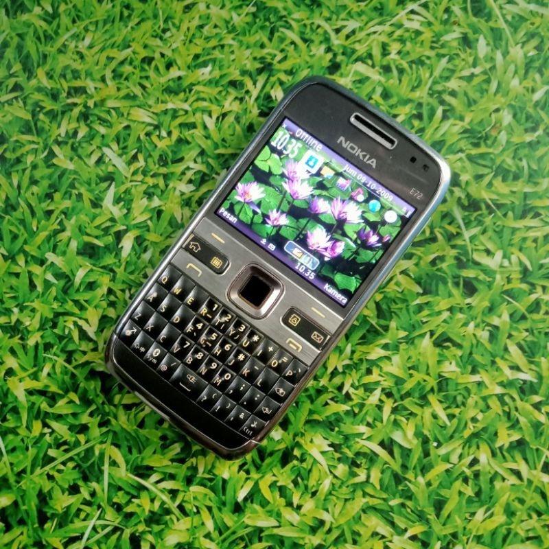 Handphone Nokia Eseries E72 Second Siap Pakai